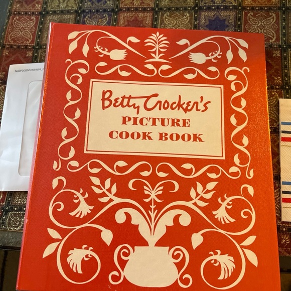Betty Crocker Red and White Picture Cook Book - Picture 1 of 4